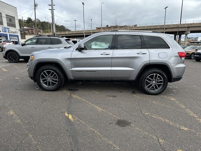 Used 2018 Jeep Grand Cherokee Laredo E with VIN 1C4RJFAG7JC127458 for sale in Duluth, Minnesota