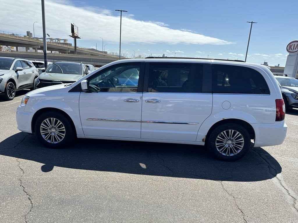 Used 2014 Chrysler Town & Country Touring-L with VIN 2C4RC1CGXER205142 for sale in Duluth, Minnesota