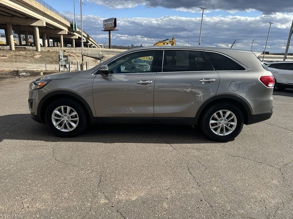Used 2018 Kia Sorento L with VIN 5XYPG4A33JG427274 for sale in Duluth, Minnesota